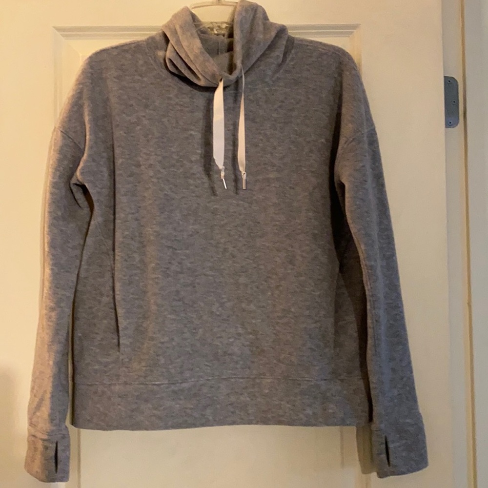 Lululemon Go Forward fleece pullover. Size 6